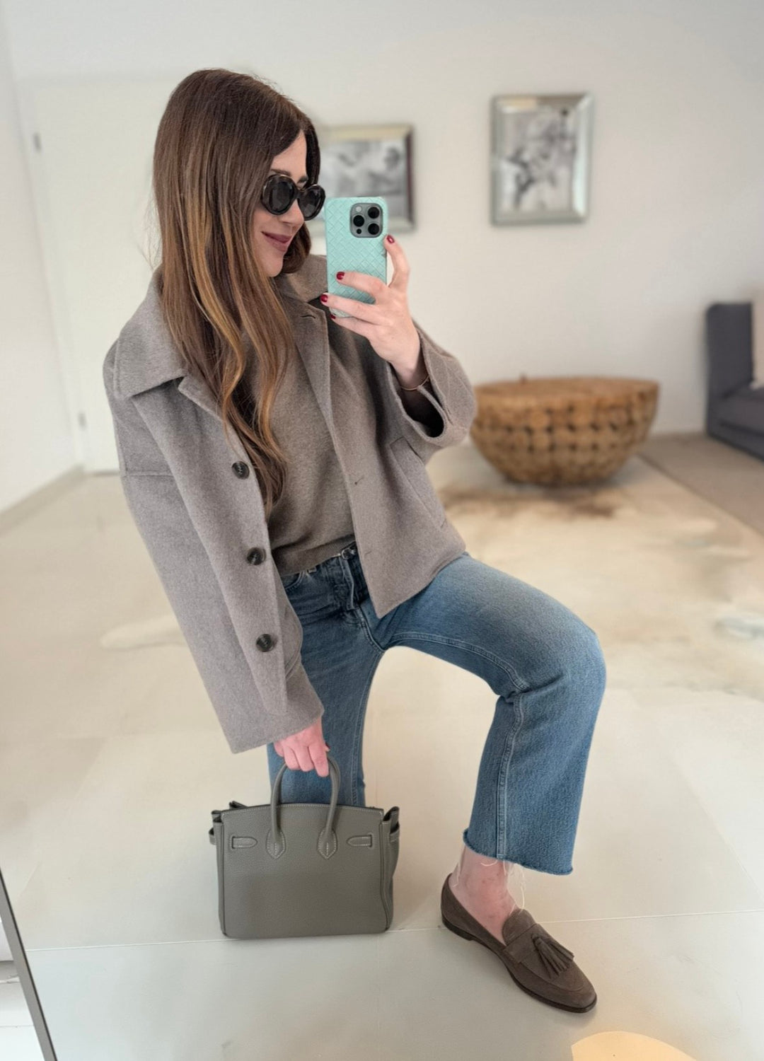 Handgenähte, verkürzte Wolljacke - Taupe