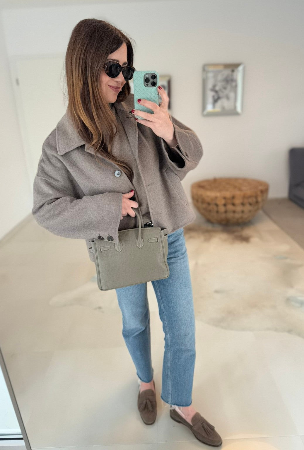 Handgenähte, verkürzte Wolljacke - Taupe