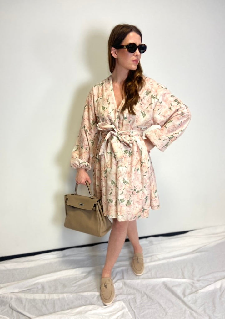 Kurzes Kleid mit Print - Apricot
