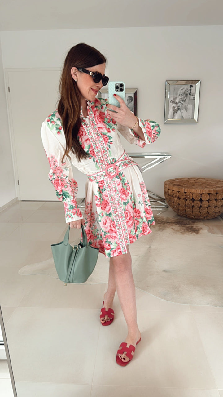 Kurzes Kleid mit Print - Pink