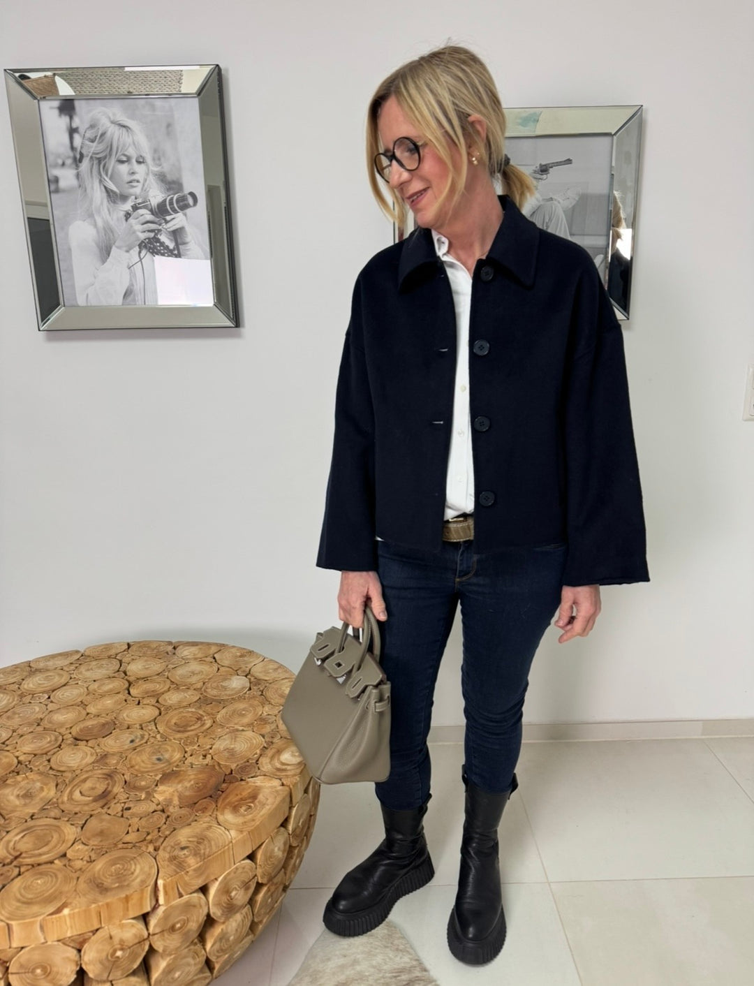 Handgenähte, verkürzte Wolljacke - Navy