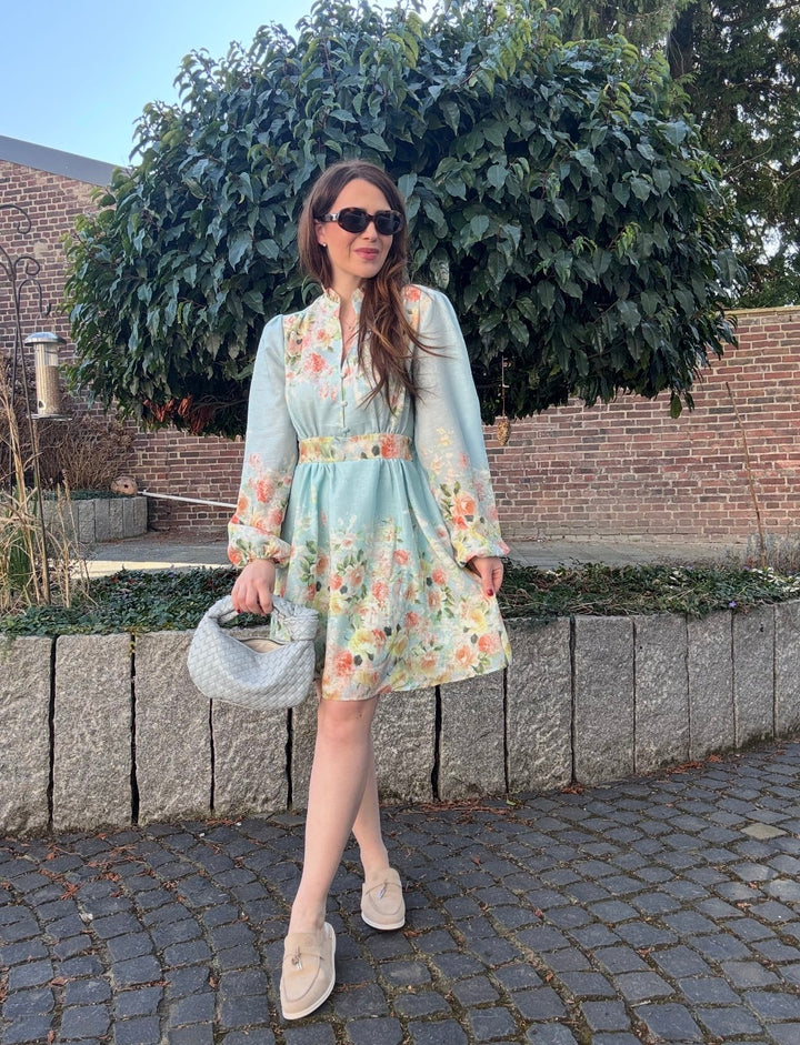 Kurzes Kleid - Hellblau