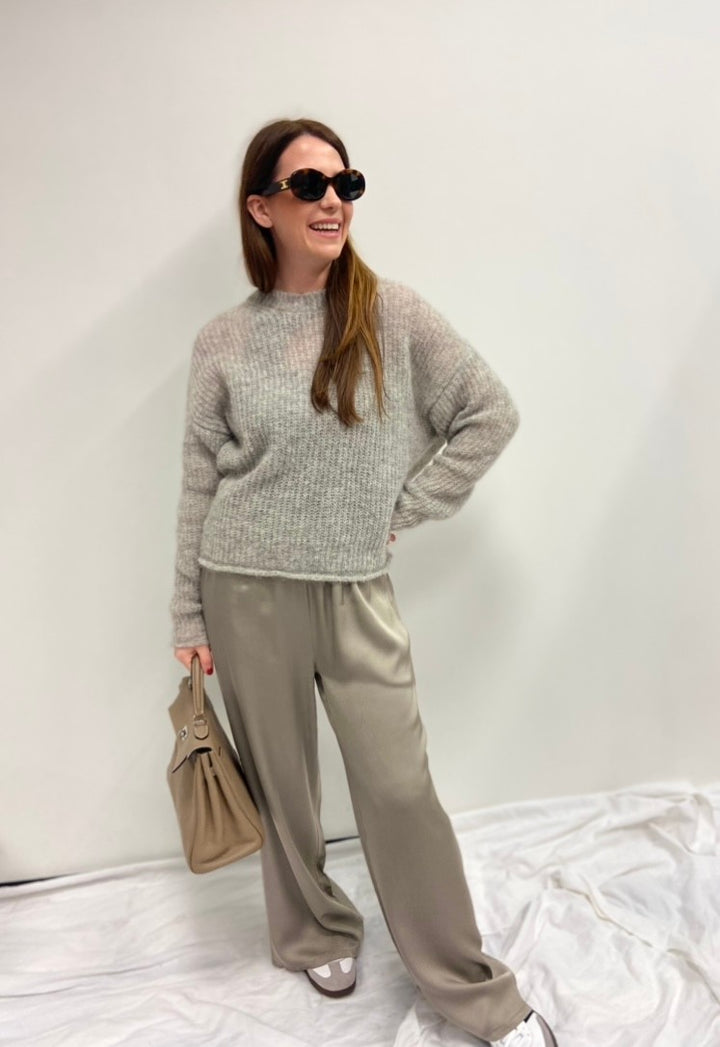 FINE KNIT SWEATER