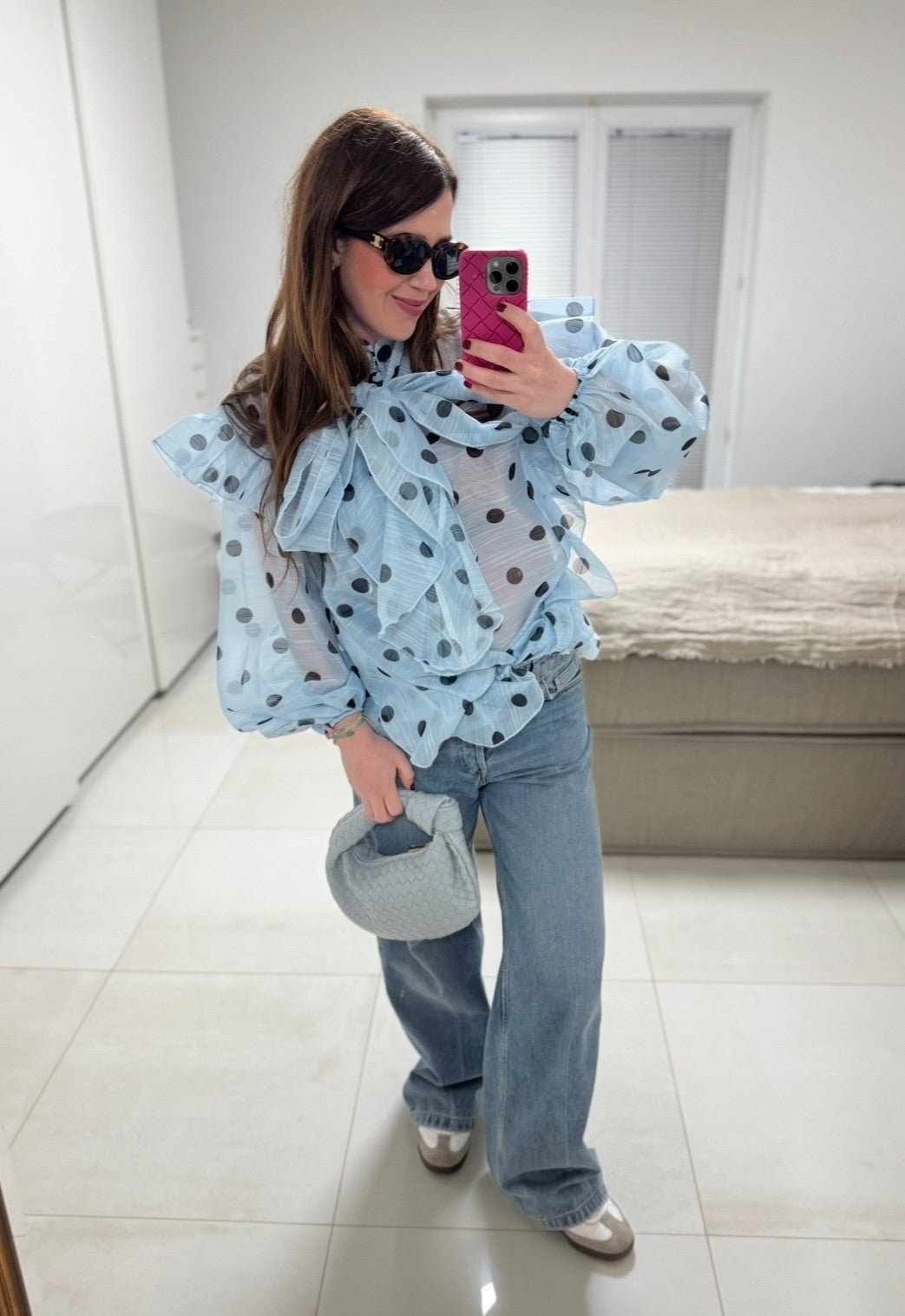 Oversize Bluse mit Punkten - Hellblau
