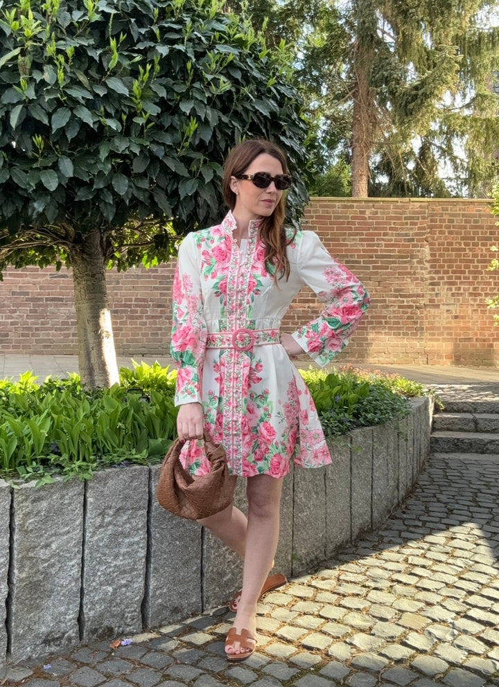 Kurzes Kleid mit Print - Pink