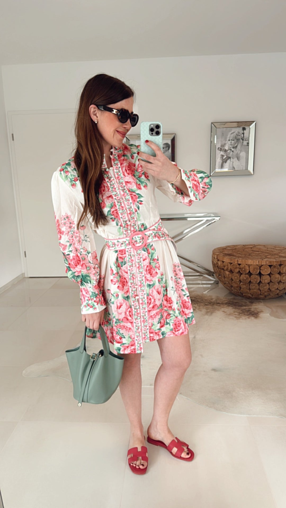 Kurzes Kleid mit Print - Pink