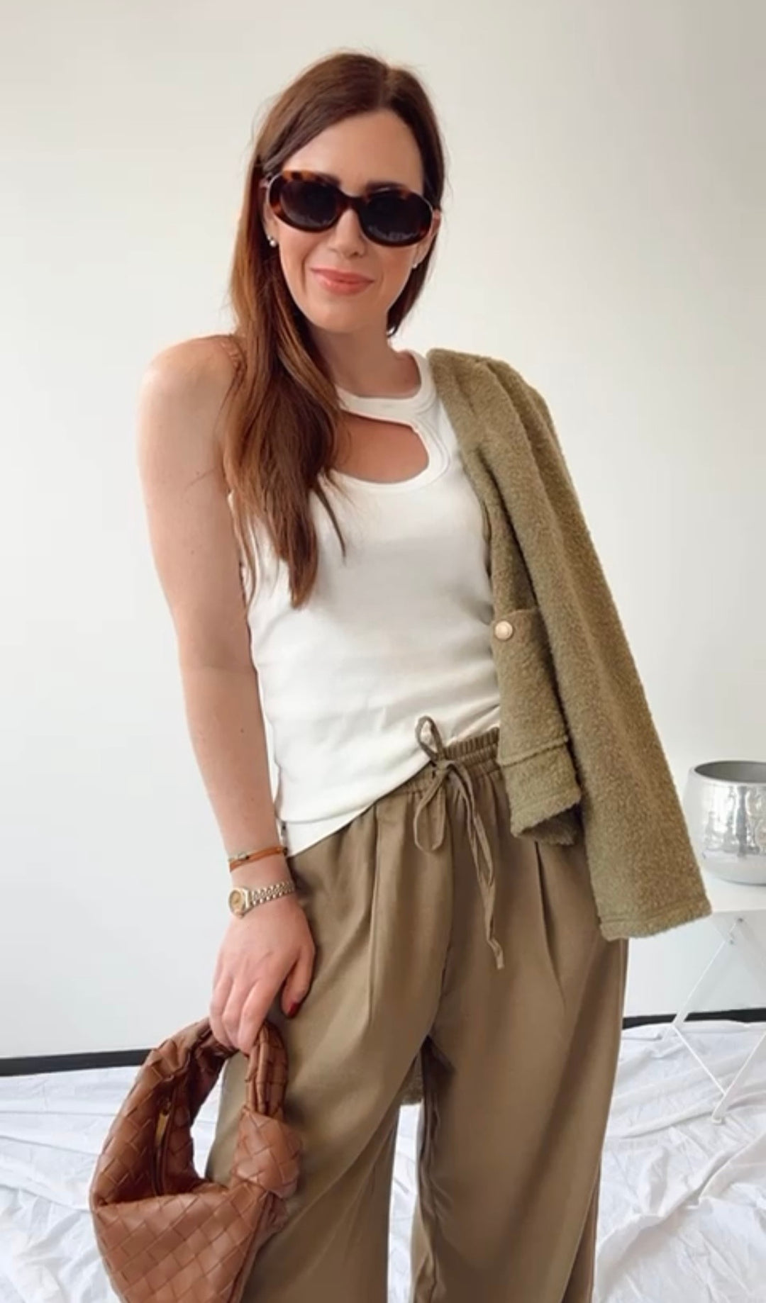 Weite Stoffhose mit Gummi - Khaki