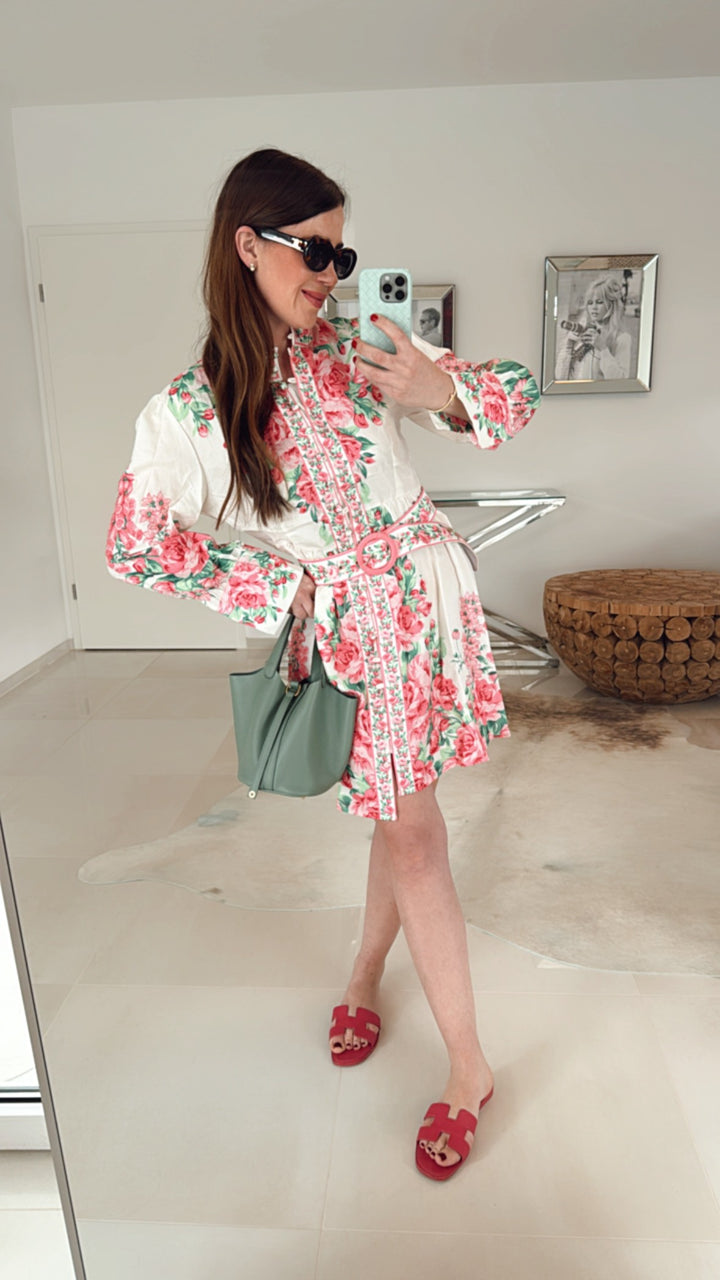 Kurzes Kleid mit Print - Pink