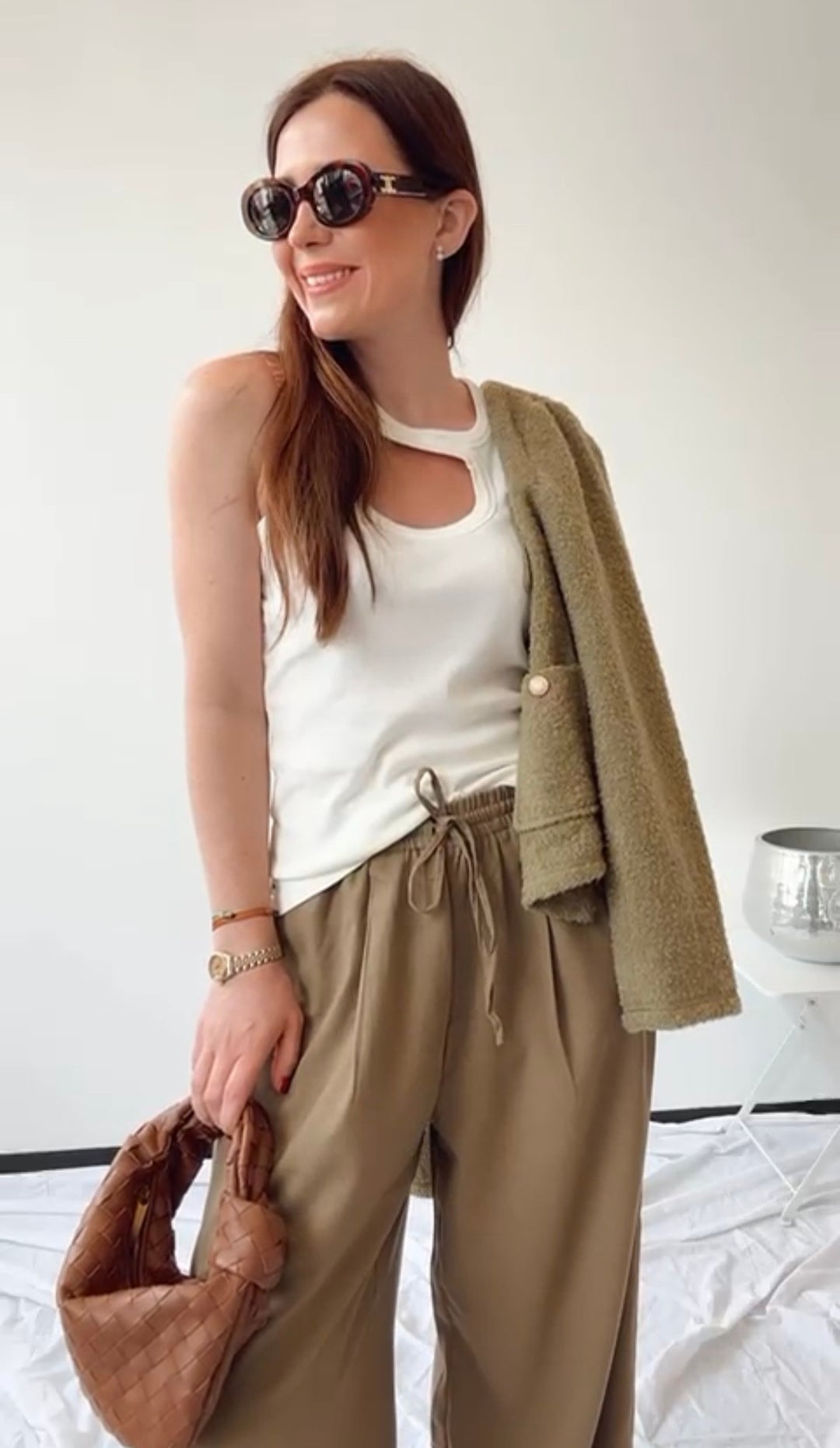 Weite Stoffhose mit Gummi - Khaki