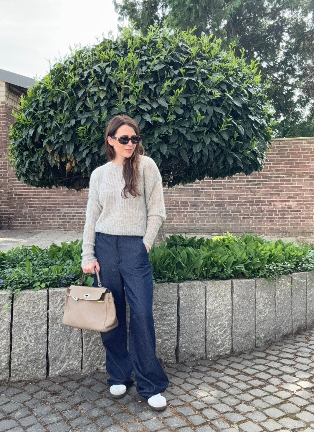 FINE KNIT SWEATER