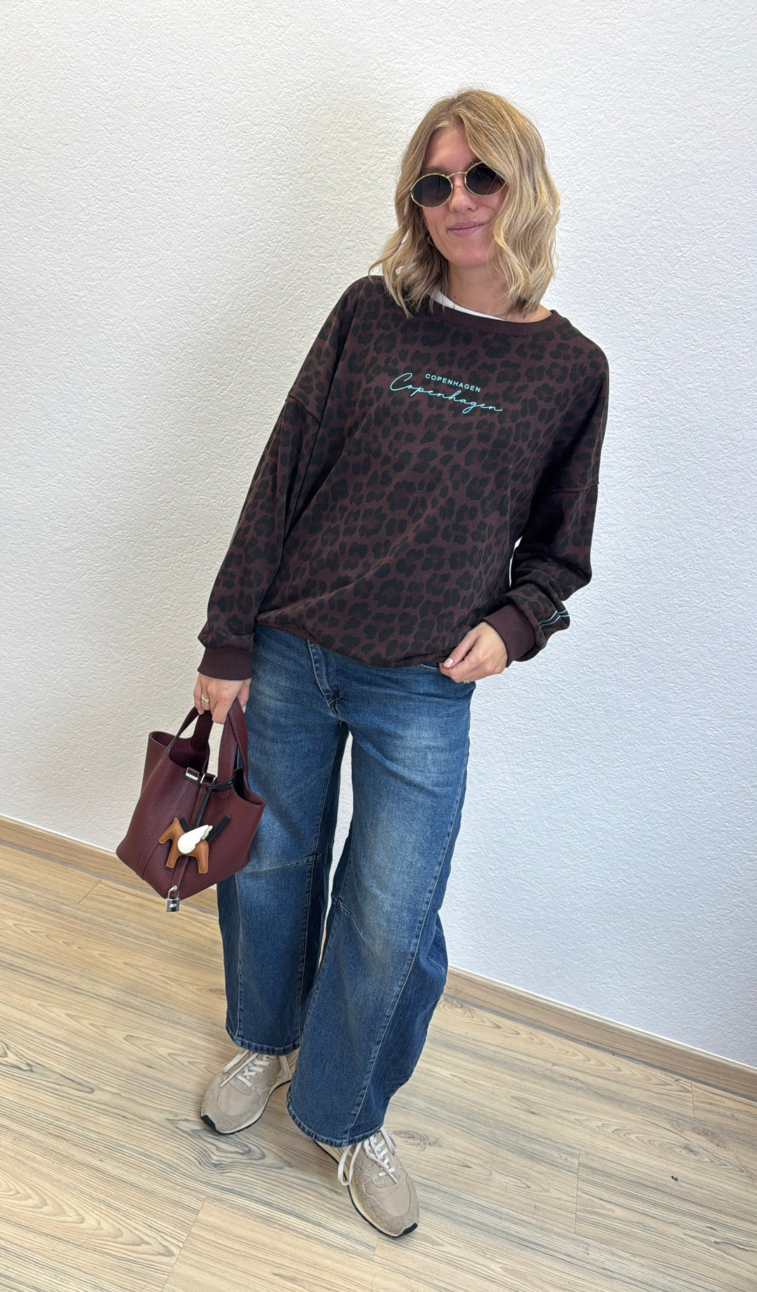 Sweater mit Aufschrift - Braun