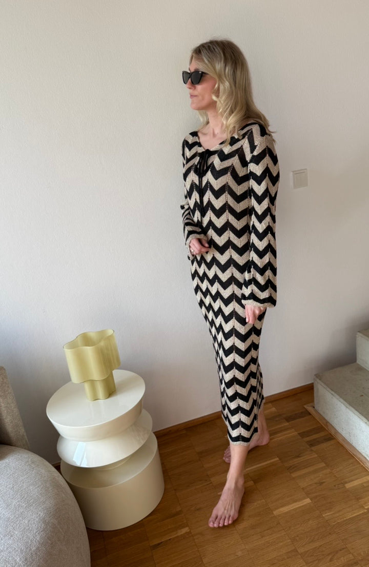 Kleid mit Print - Schwarz