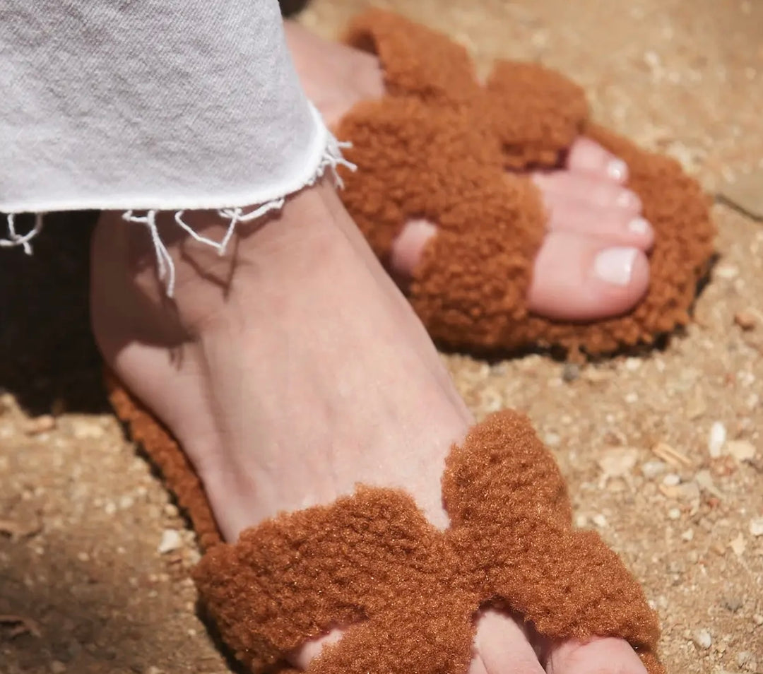 Flauschige Schläppchen - Braun