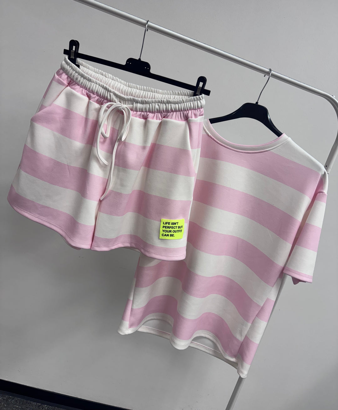 Gestreiftes Set Rosa