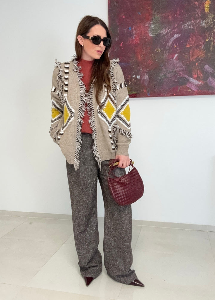 Verspielte Strickjacke