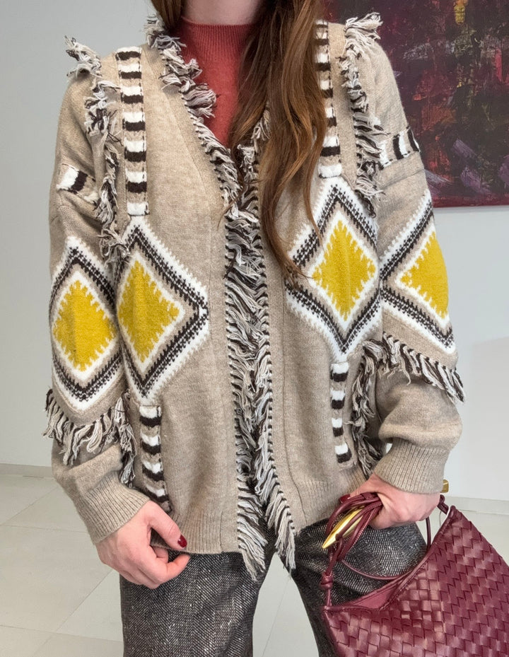 Verspielte Strickjacke