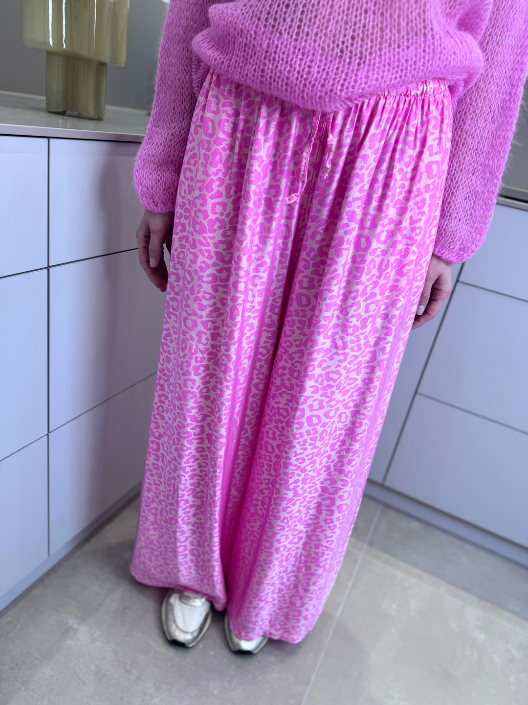 Satinhose mit Print - Pink