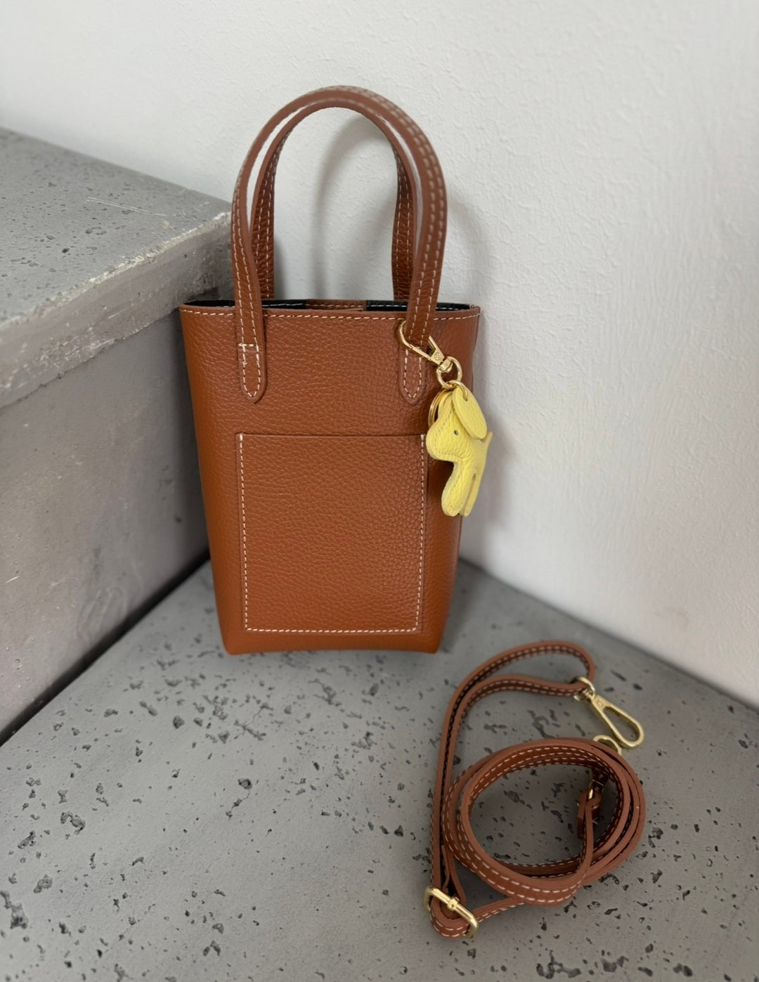 Kleine Tasche aus Leder - Braun