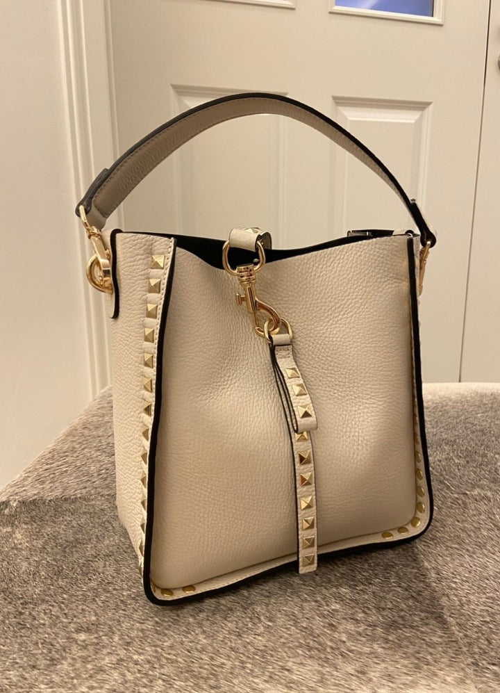 Tasche mit Nieten aus Leder - Creme