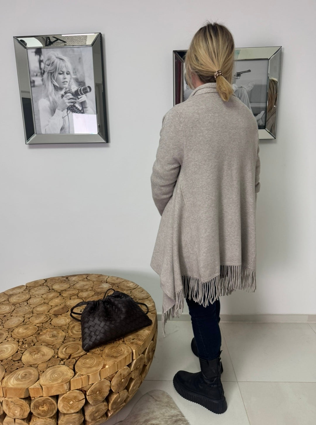 Strickjacke mit Fransen - Beige