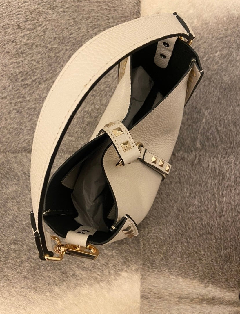 Tasche mit Nieten aus Leder - Creme