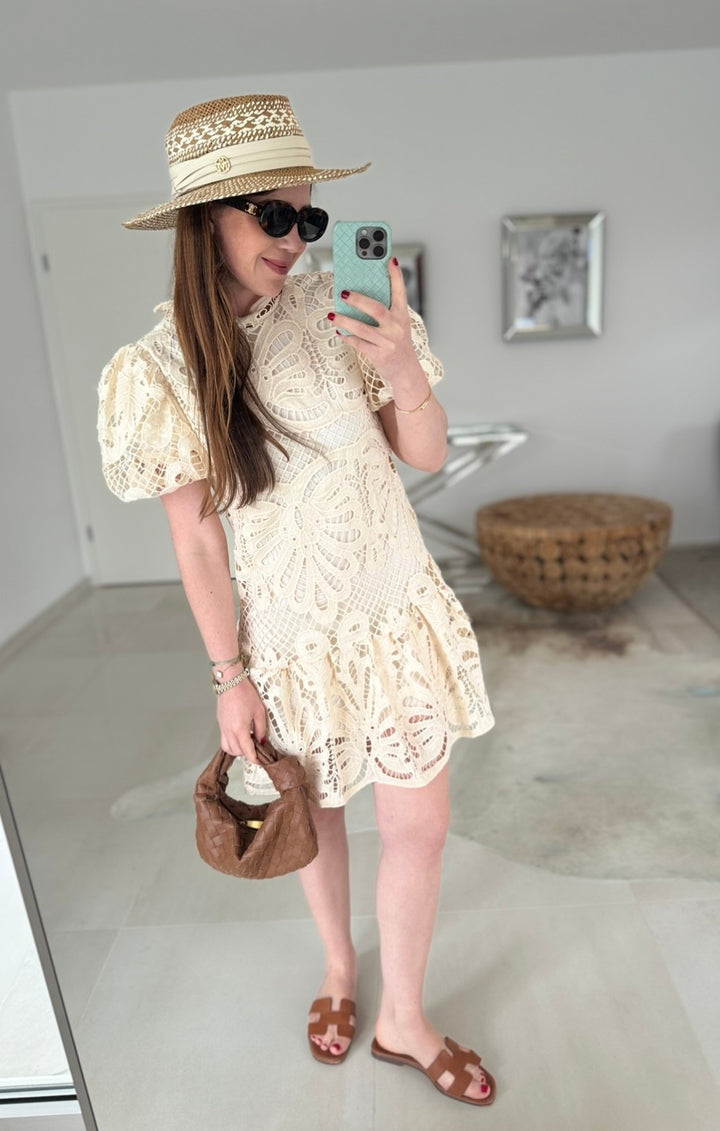 Kurzes Spitzenkleid - Creme