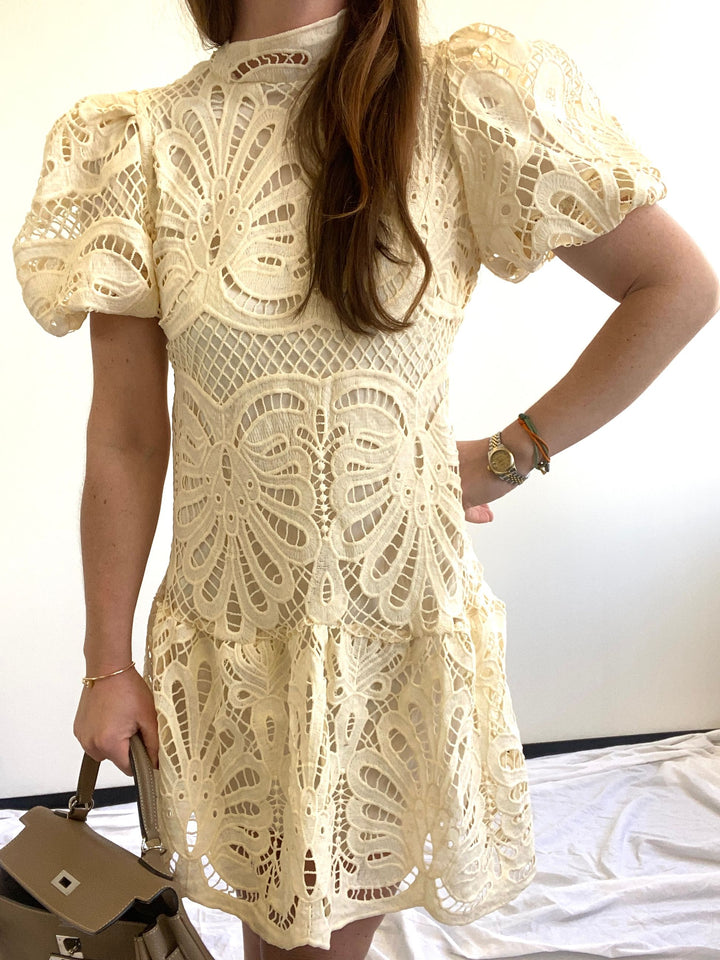 Kurzes Spitzenkleid - Creme