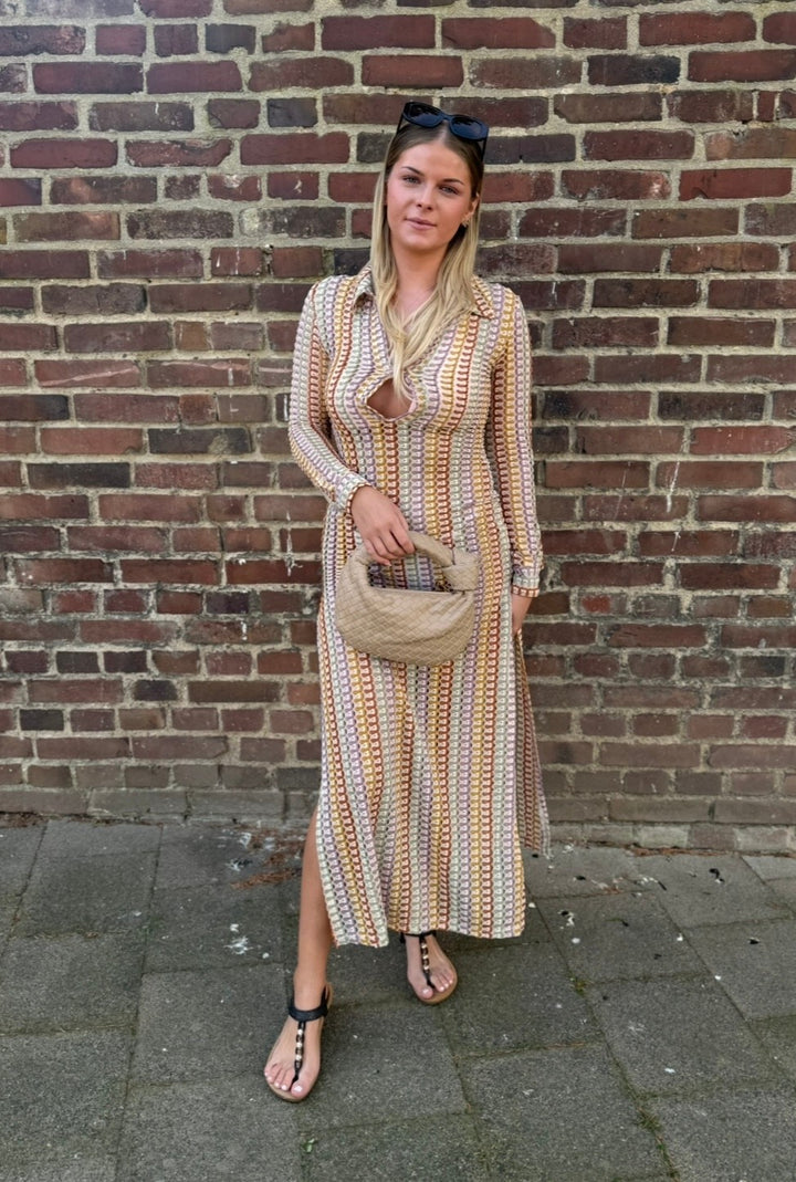 Häkelkleid mit Kragen