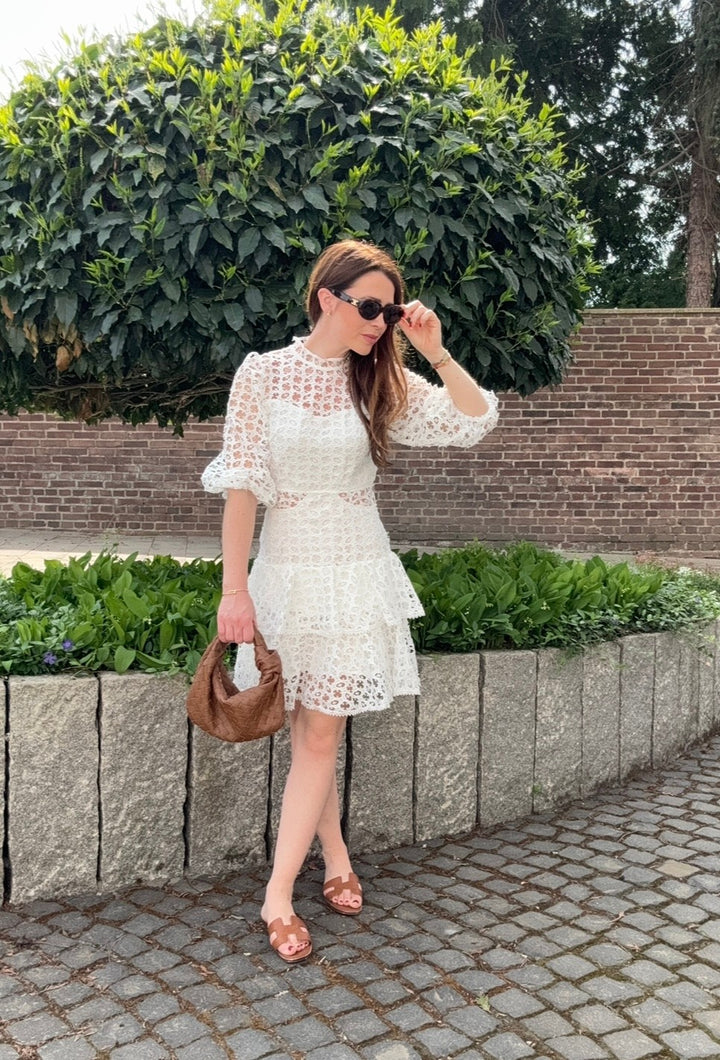 Kurzes Spitzenkleid - Weiß