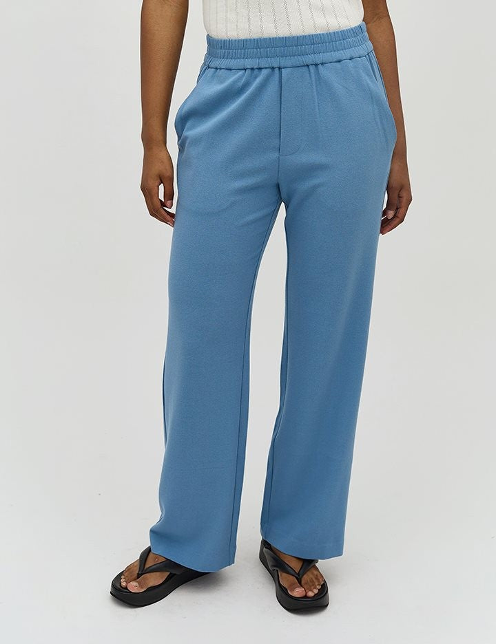 Stoffhose mit seitlichen Taschen - Blau