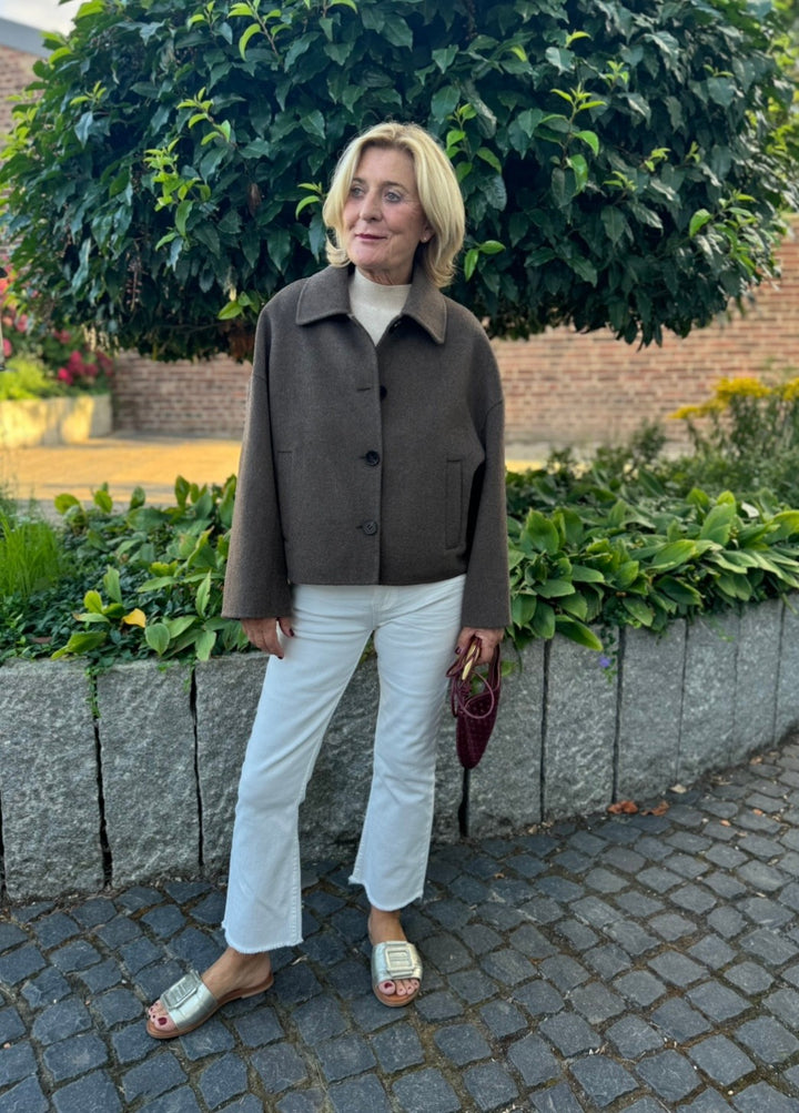 Handgenähte, verkürzte Wolljacke - Schoko