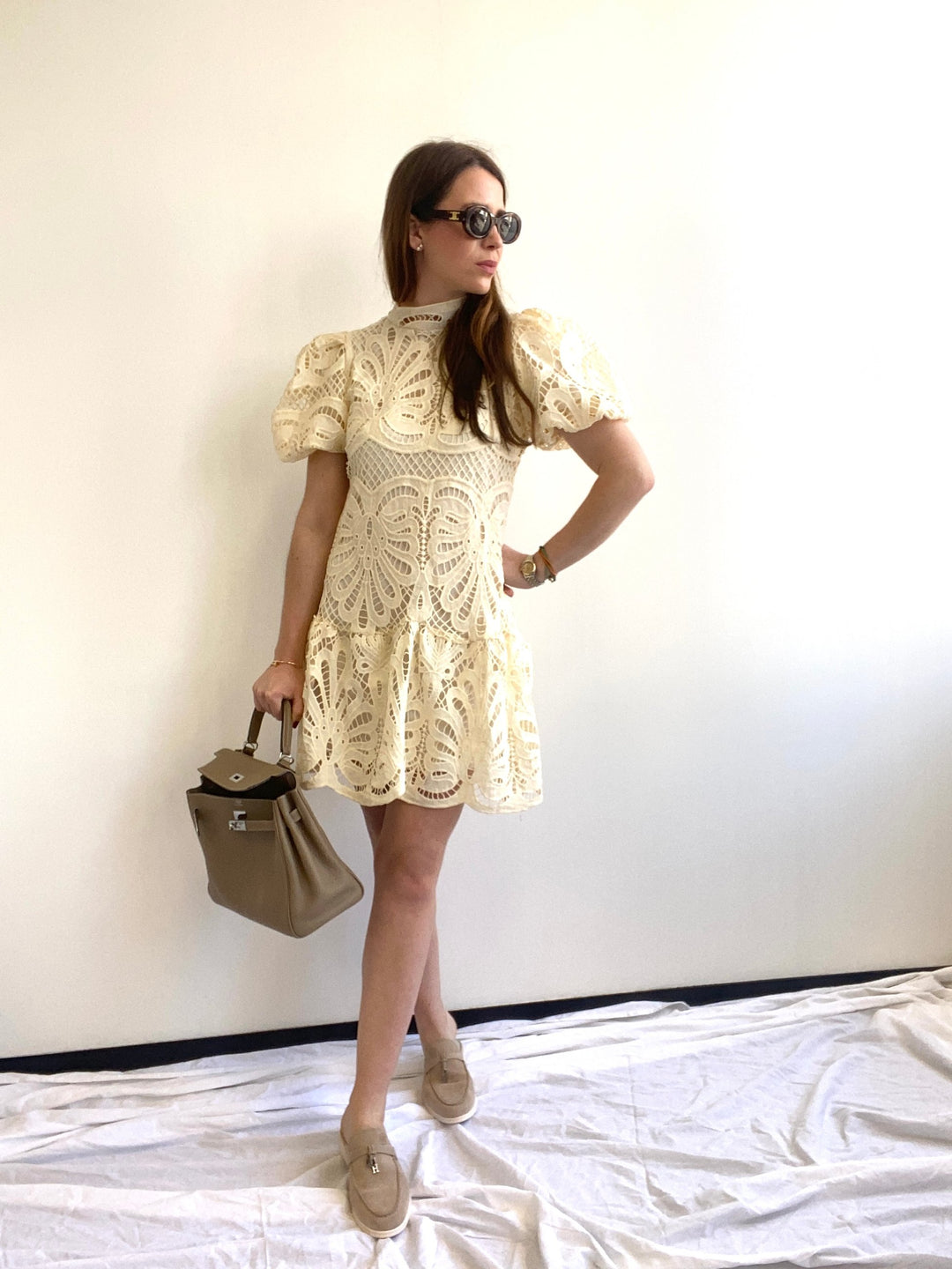 Kurzes Spitzenkleid - Creme