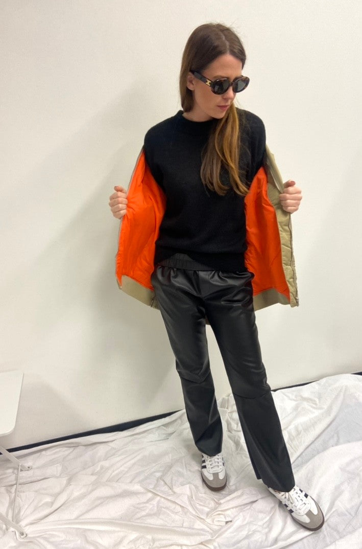 LEATHER LOOK CROPPED JOGGER