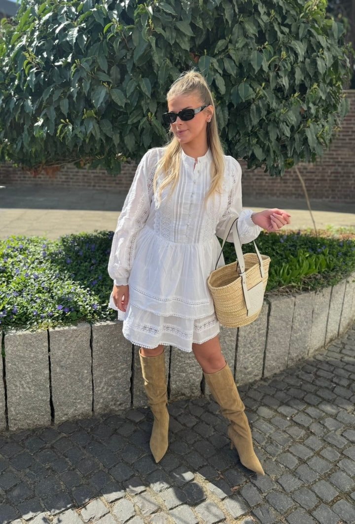 Verspieltes Kleid - Weiß