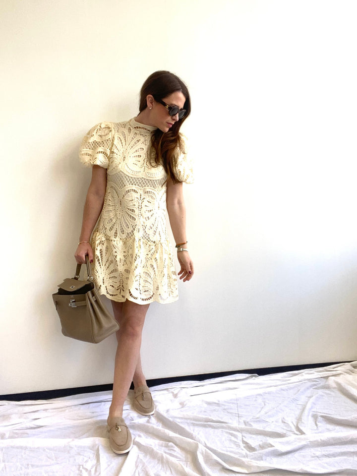 Kurzes Spitzenkleid - Creme