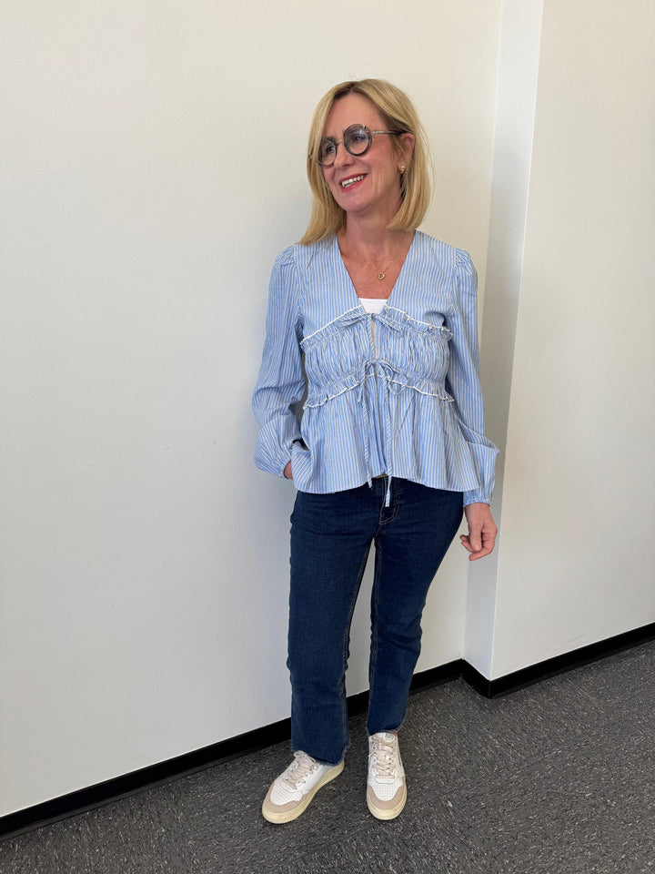 Verspielte Bluse - Hellblau